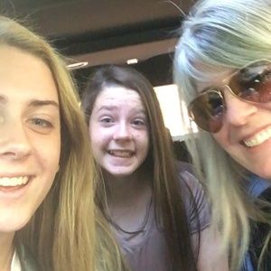 Meet your Posher, Andrea